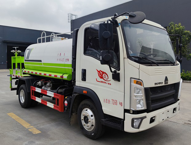 國六重汽豪沃5噸灑水車